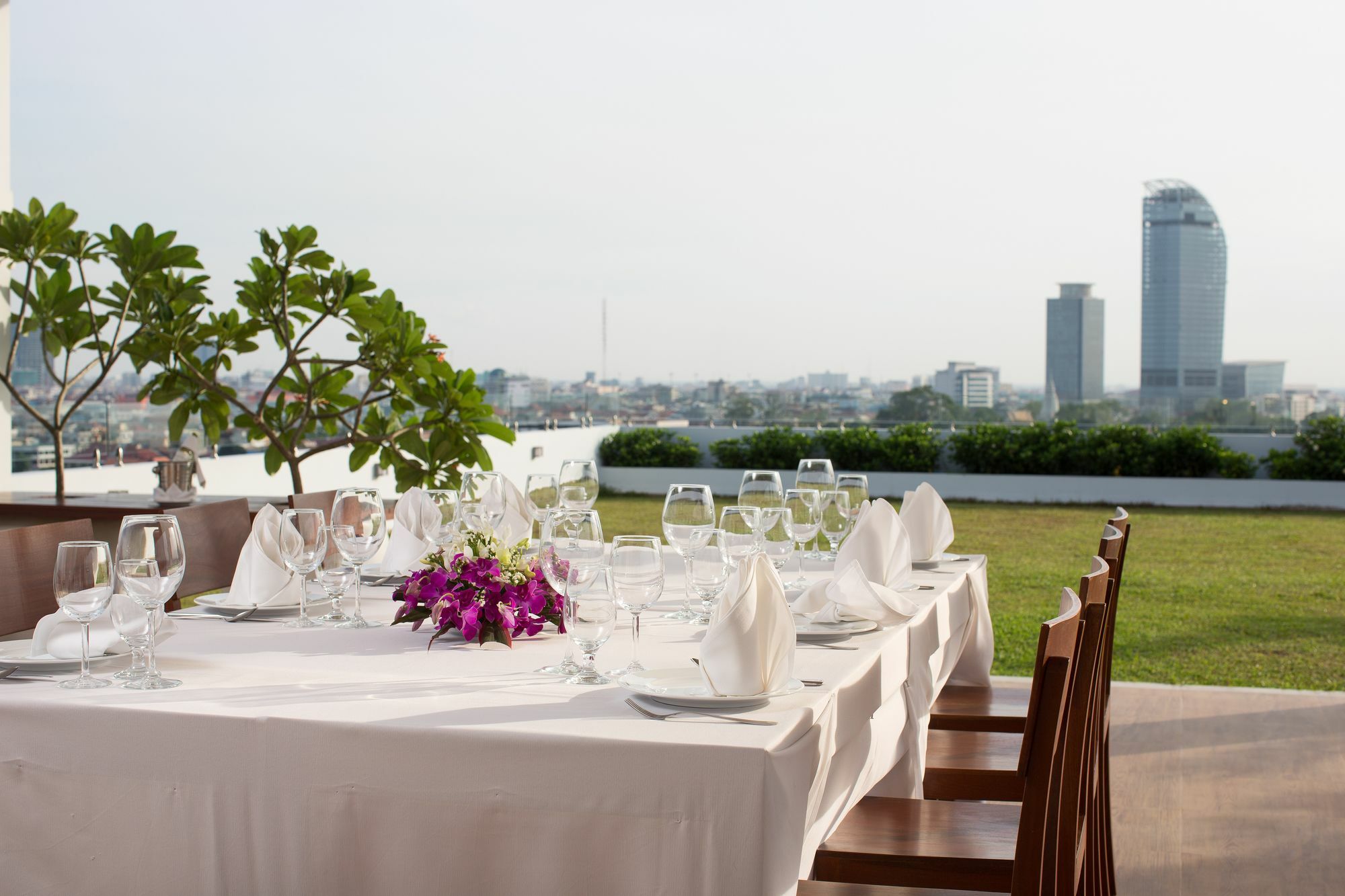 Bellevue Serviced Apartments Phnom Penh Exterior foto